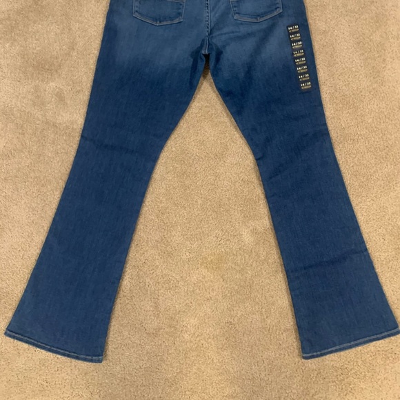 NWT Lucky Brand | Sofia Boot Medium Wash Jeans 32 - Picture 6 of 9